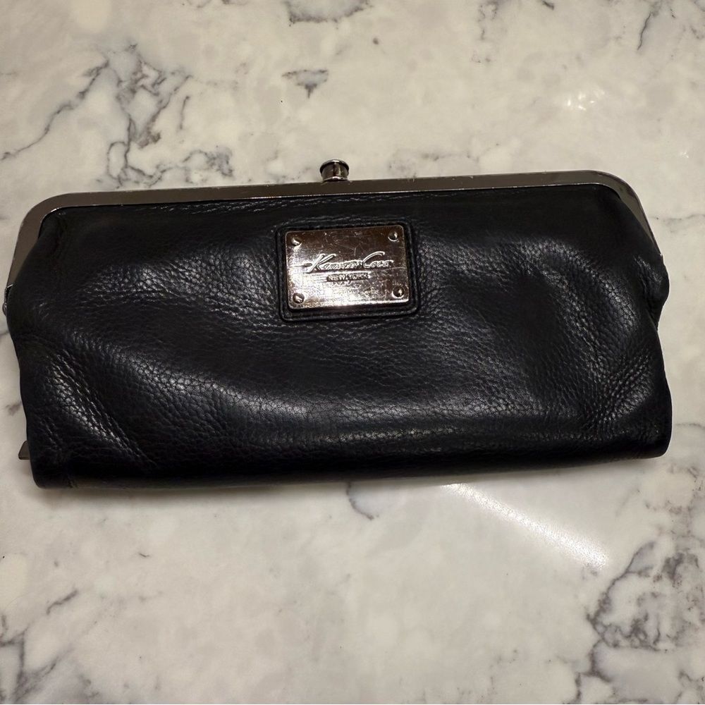 KENNETH COLE New York Womens Black Double Sided Multi Pockets Leather Wallet